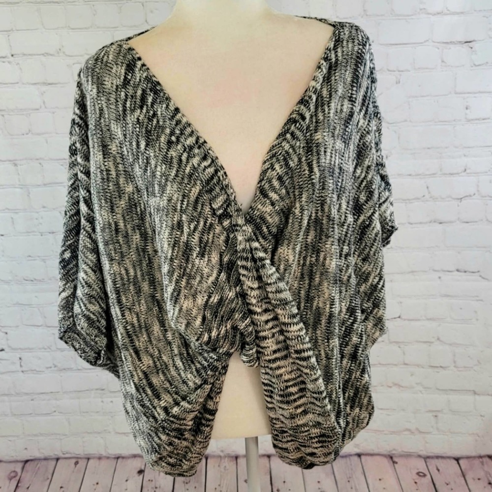 Anna & Ava New One Size Fits All Black/White Cape Sweater New with Tags